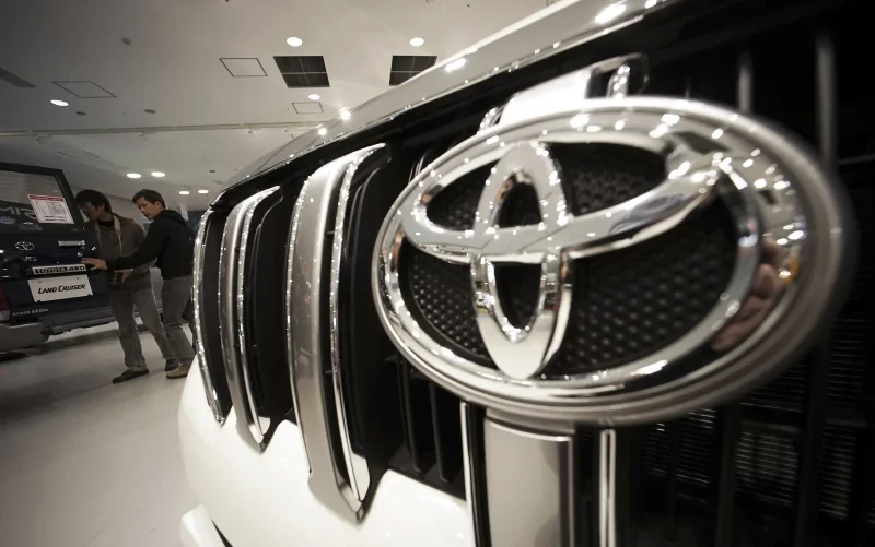 Toyota прогнозирует рекордное снижение доходов из-за торговых барьеров администрации Трампа