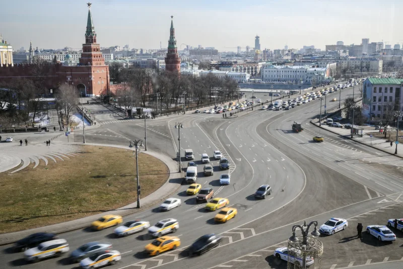 Госдума приняла масштабный закон о повышении уровня локализации автомобилей такси